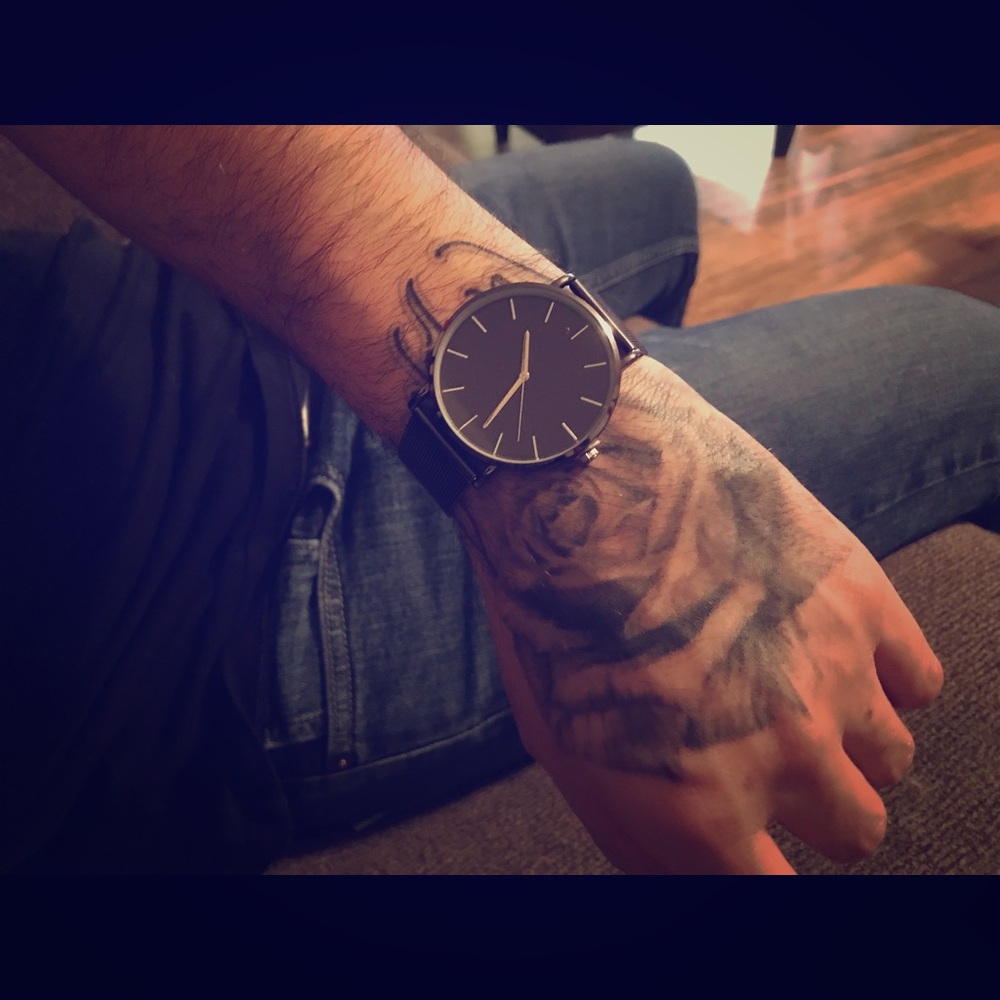 NWOT 🌑✨ Stainless Steel Quartz Wrist Watch